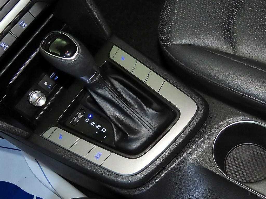 HYUNDAI Avante - Vista 12