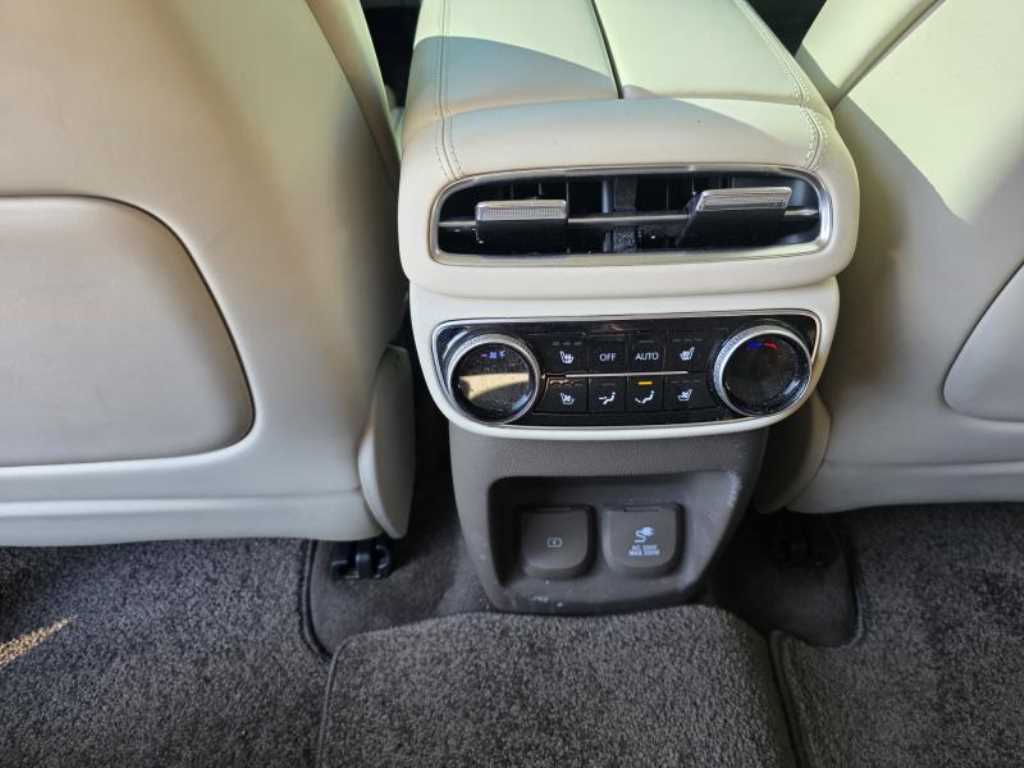 Genesis GV80 - Vista 8