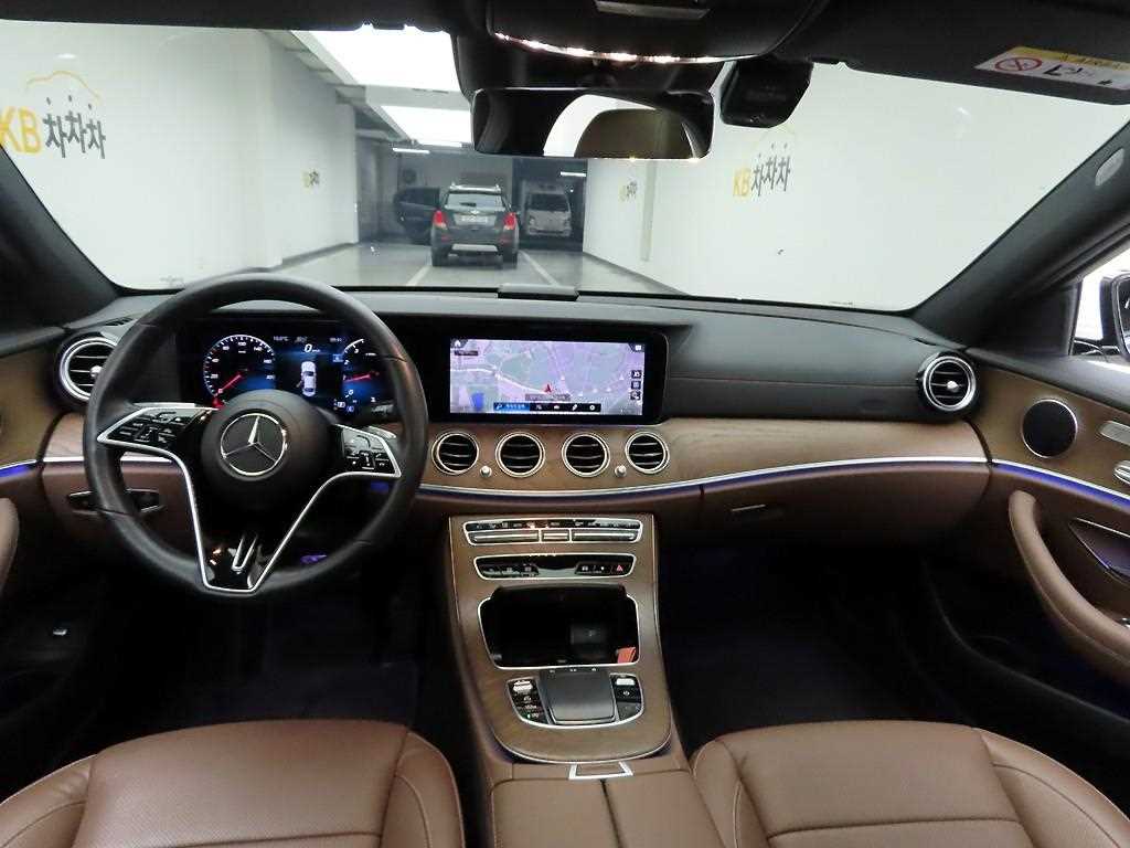 Mercedes Benz E class - Vista 6