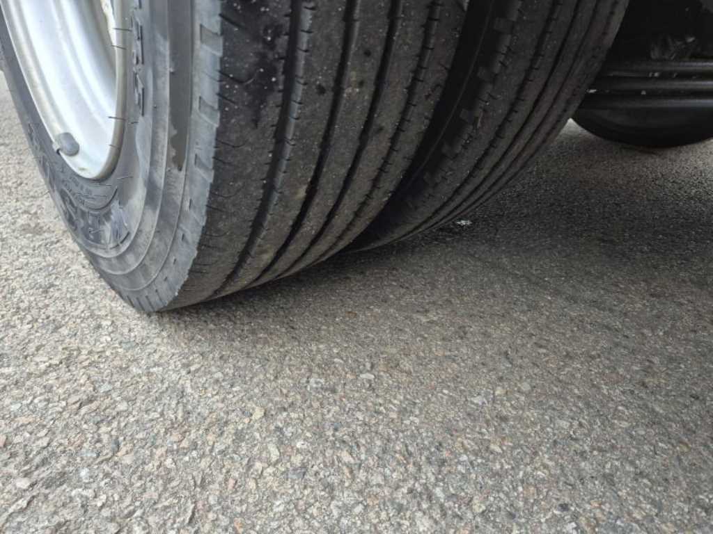 medium and large bus Hyundai bus - Vista 10