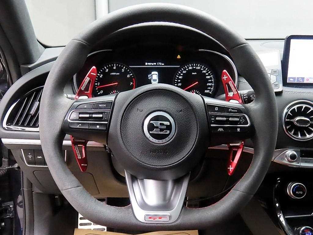 KIA Stinger - Vista 9