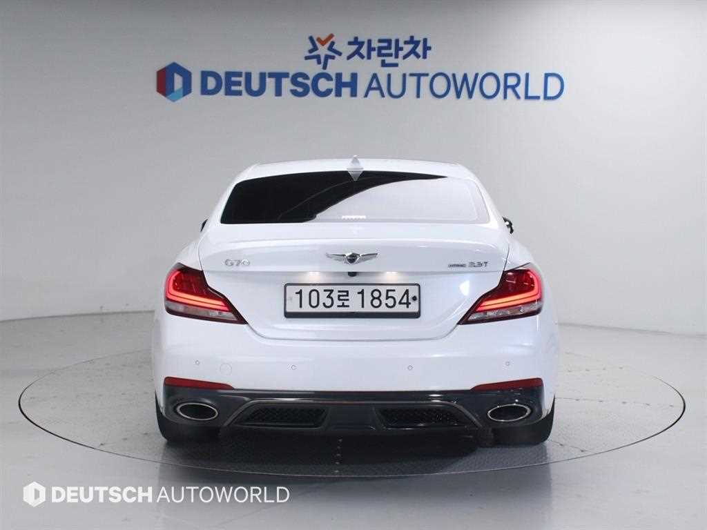 Genesis G70 - Vista 4