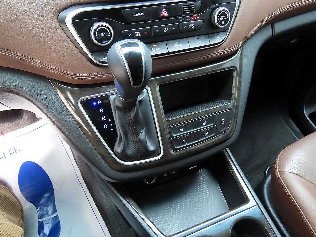 HYUNDAI Starex - Vista 11