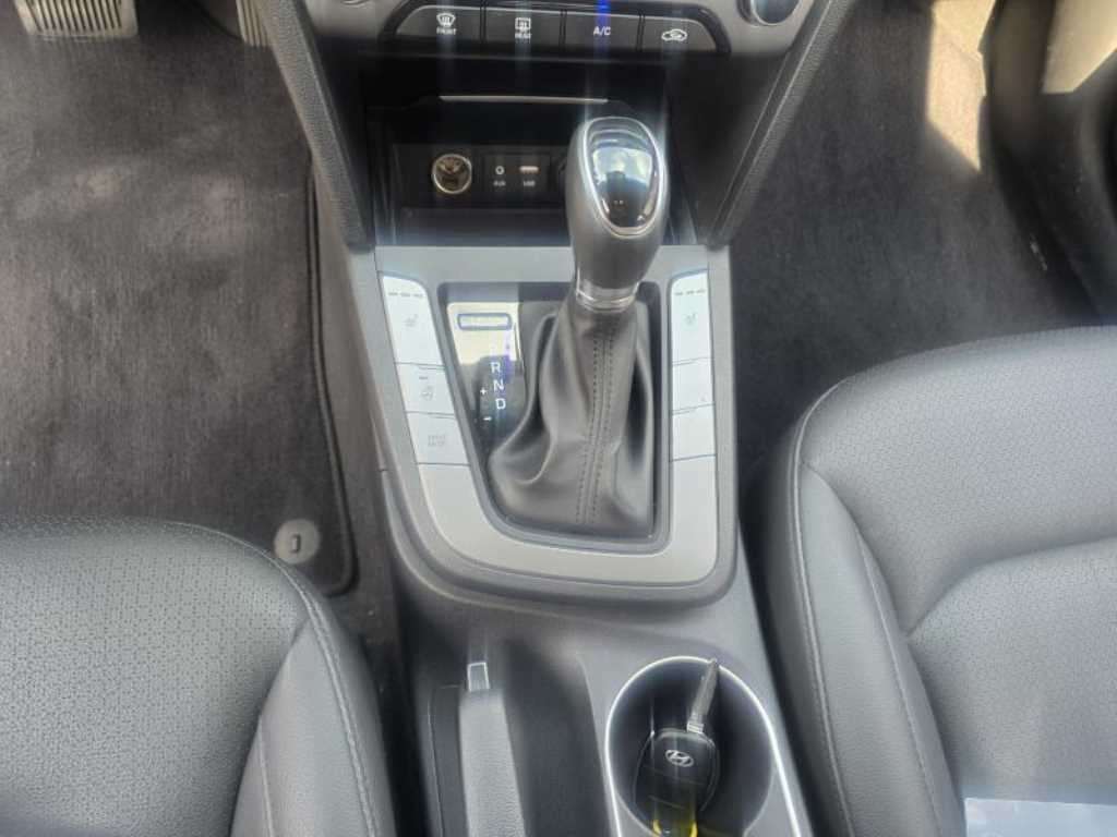 HYUNDAI Avante - Vista 8