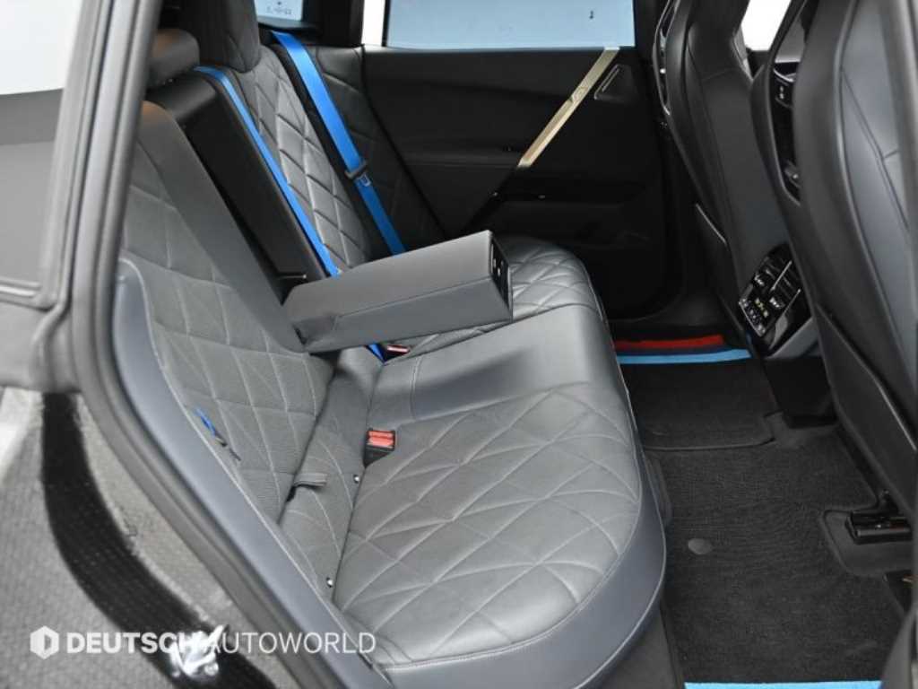 BMW iX - Vista 12