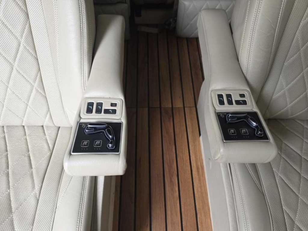 HYUNDAI Solati - Vista 12