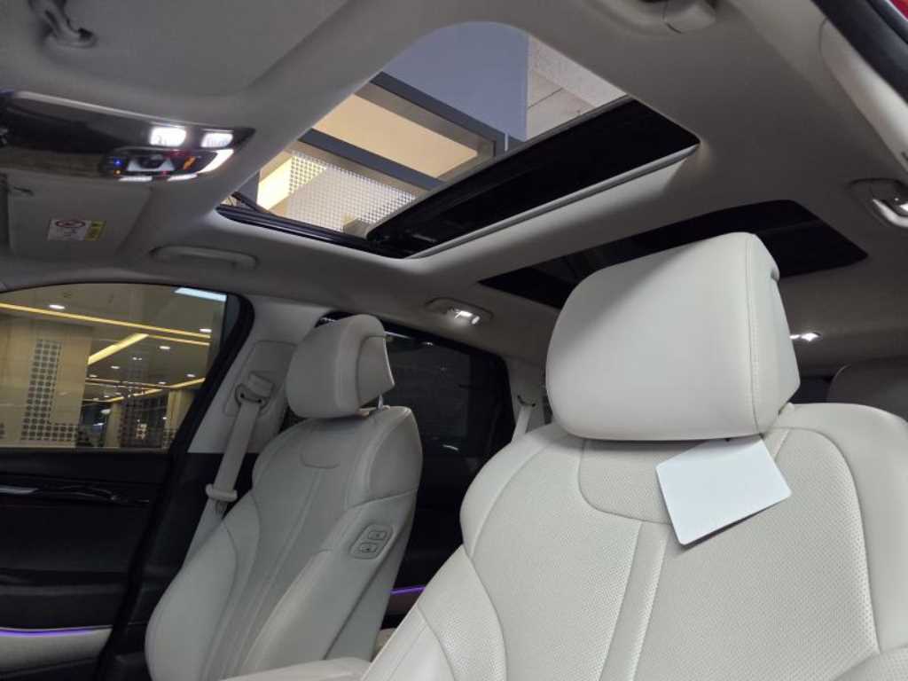 Genesis GV80 - Vista 11