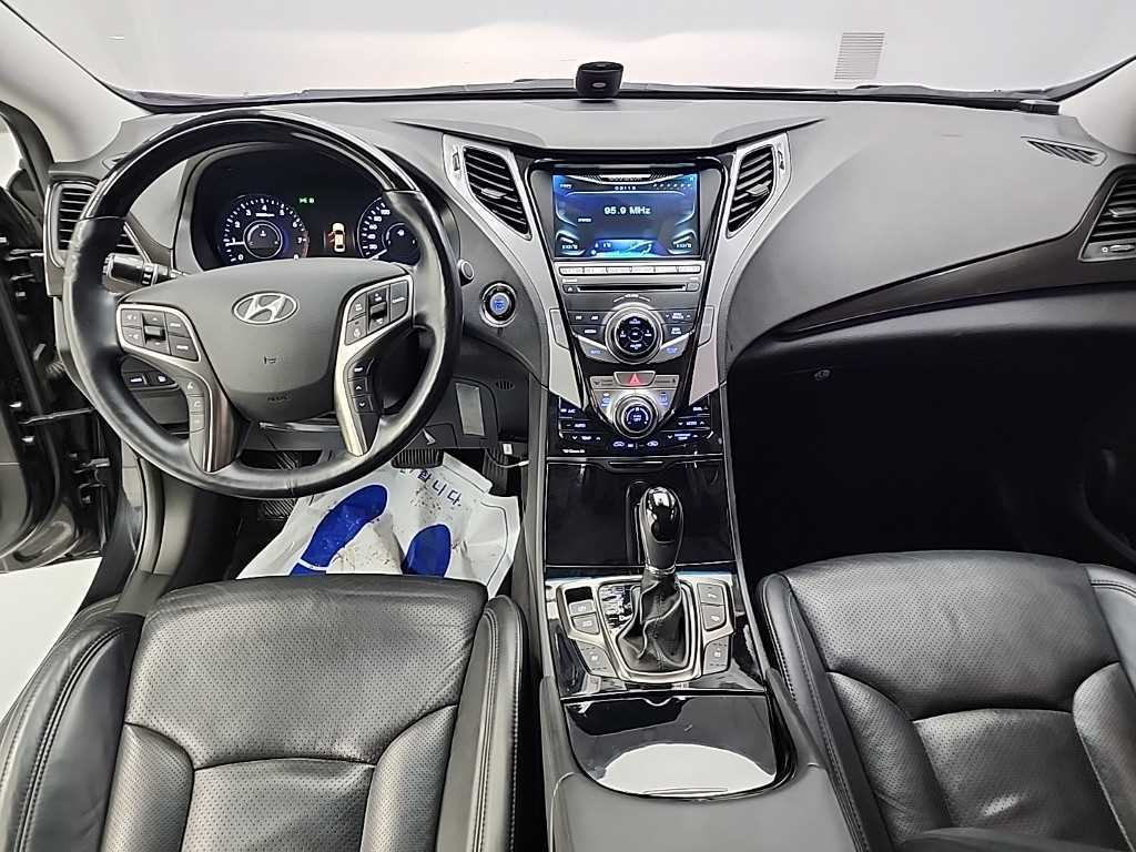 HYUNDAI Grandeur - Vista 7