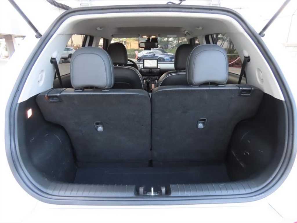 HYUNDAI Casper - Vista 5