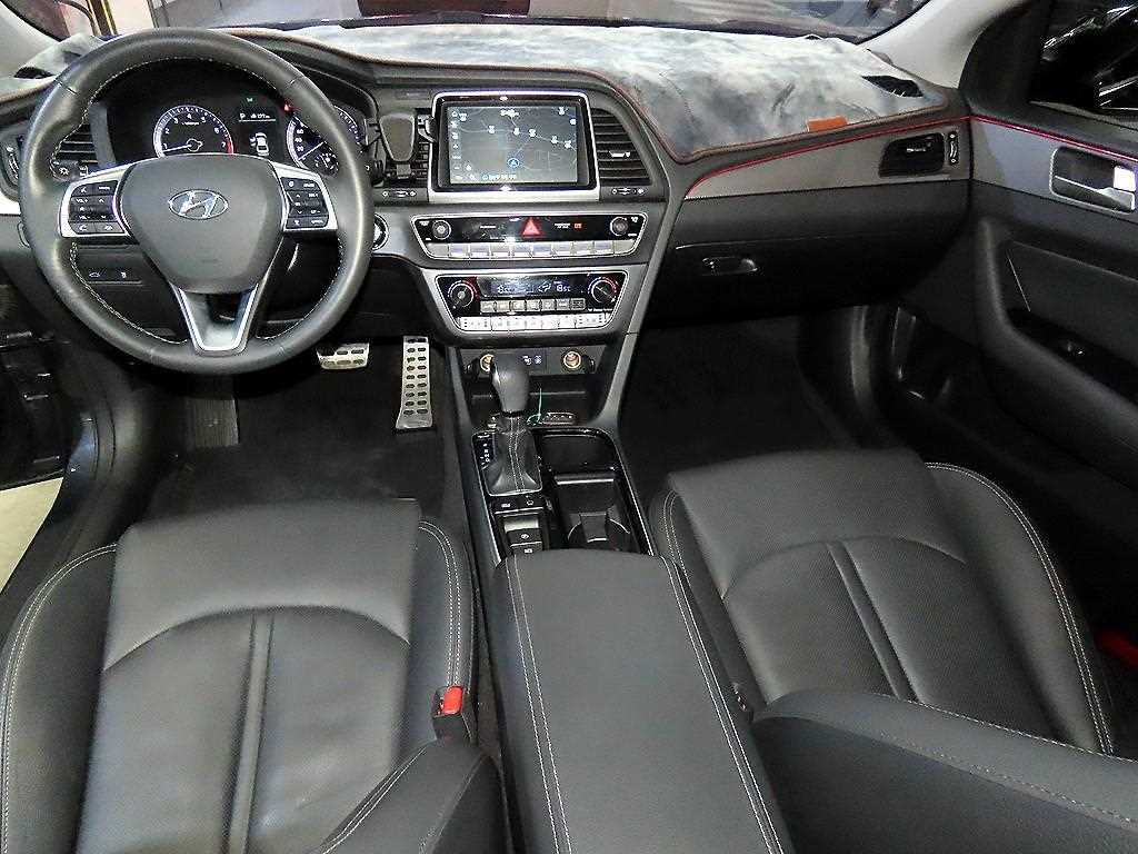 HYUNDAI Sonata - Vista 10