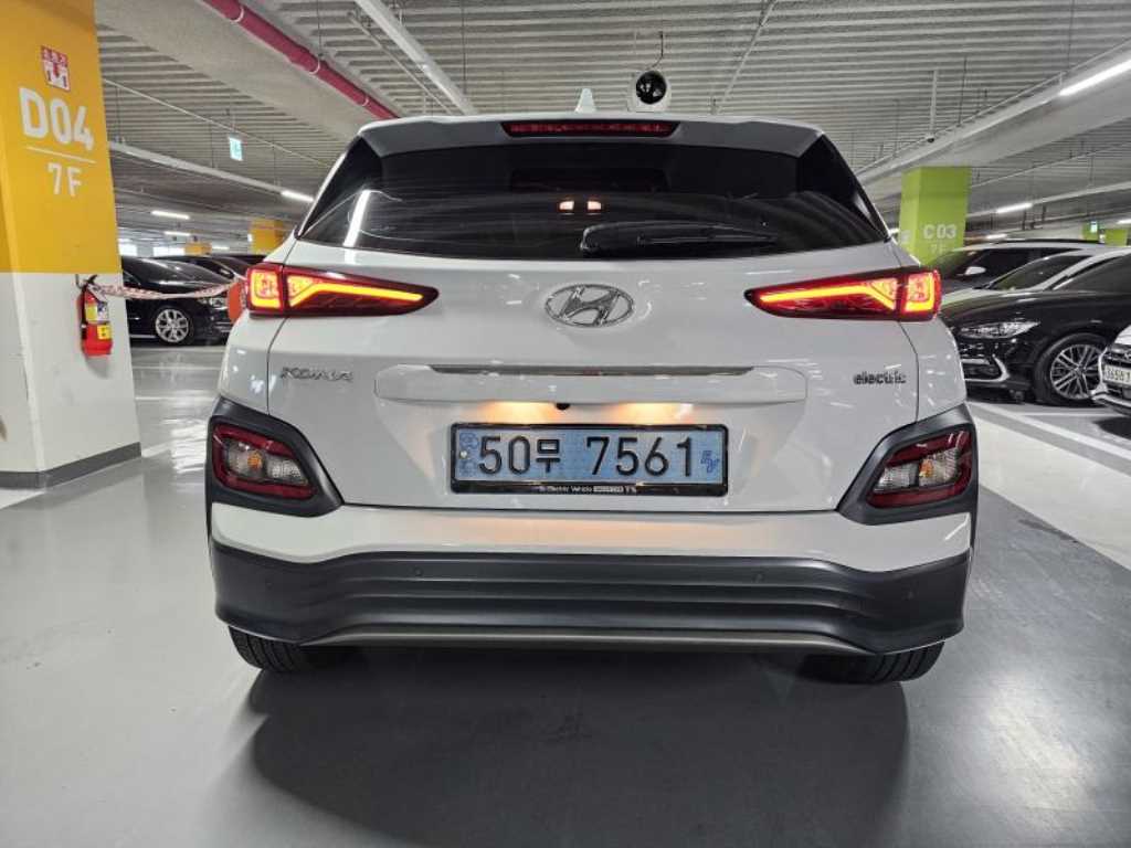 HYUNDAI Kona - Vista 5
