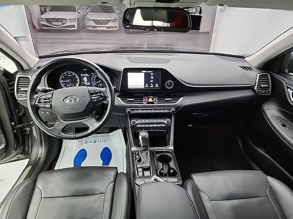 HYUNDAI Grandeur - Vista 7