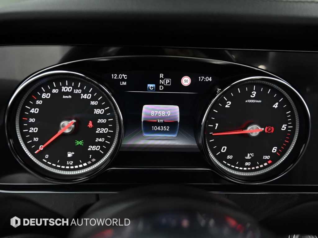 Mercedes Benz E class - Vista 8