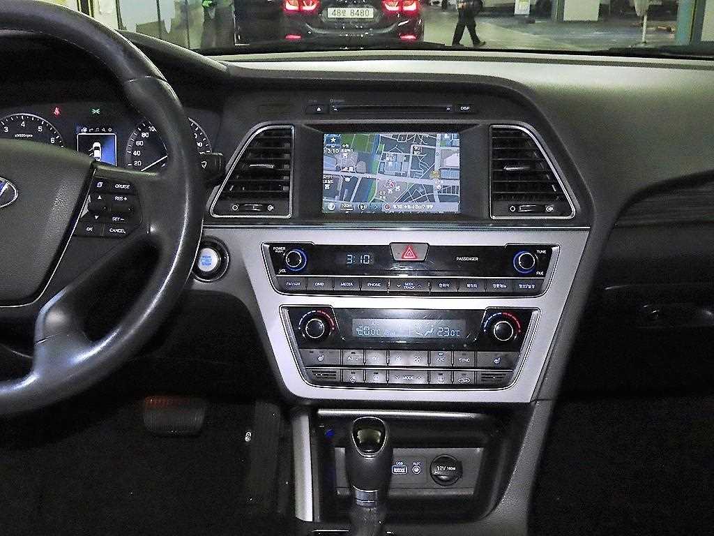 HYUNDAI Sonata - Vista 11