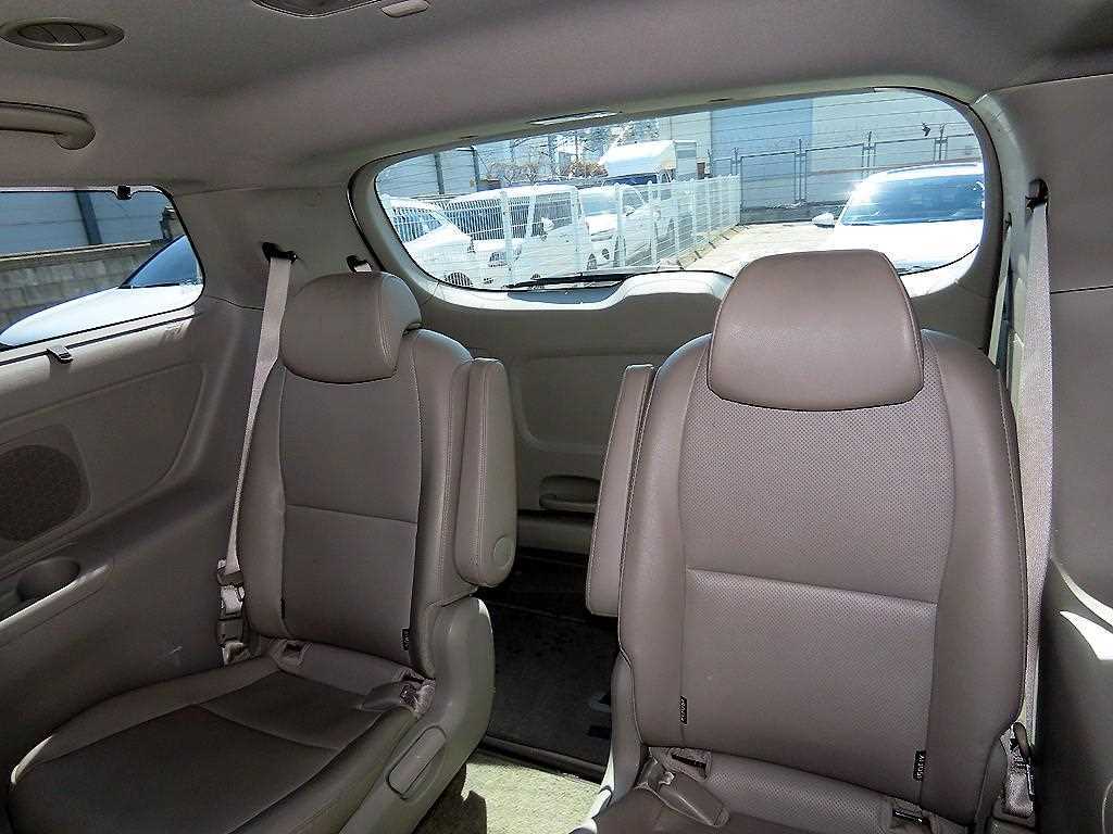 KIA Carnival - Vista 7
