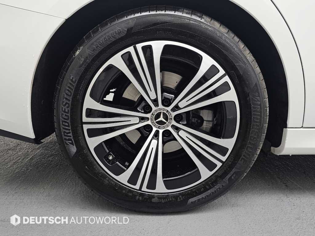 Mercedes Benz E class - Vista 5