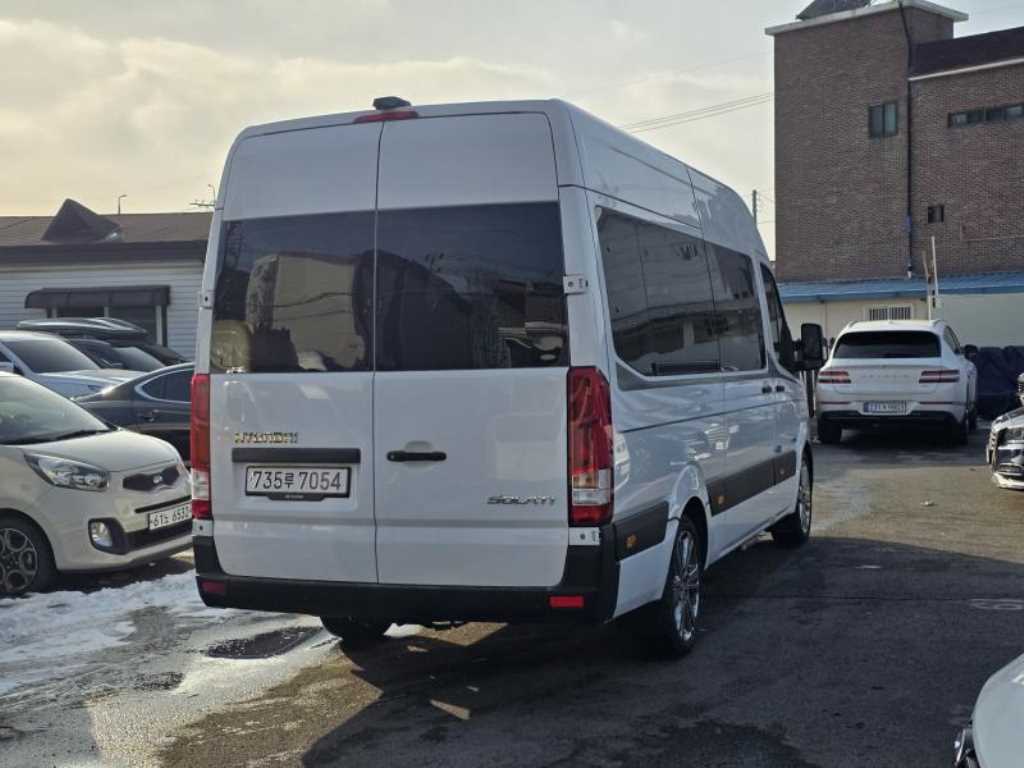 HYUNDAI Solati - Vista 4