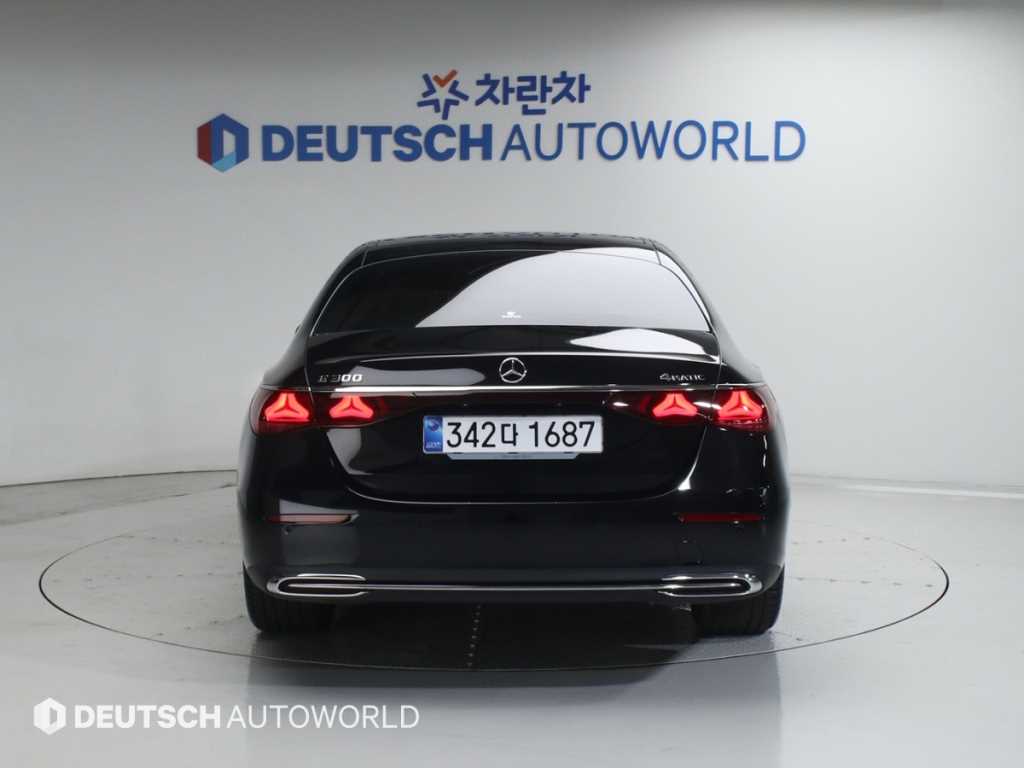 Mercedes Benz E class - Vista 4