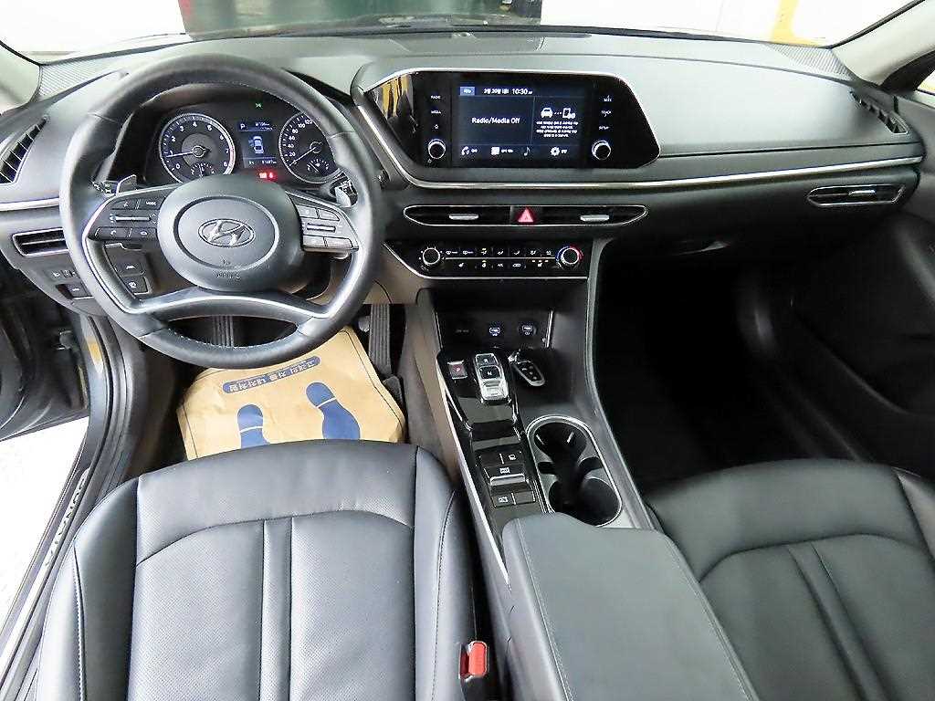 HYUNDAI Sonata - Vista 7