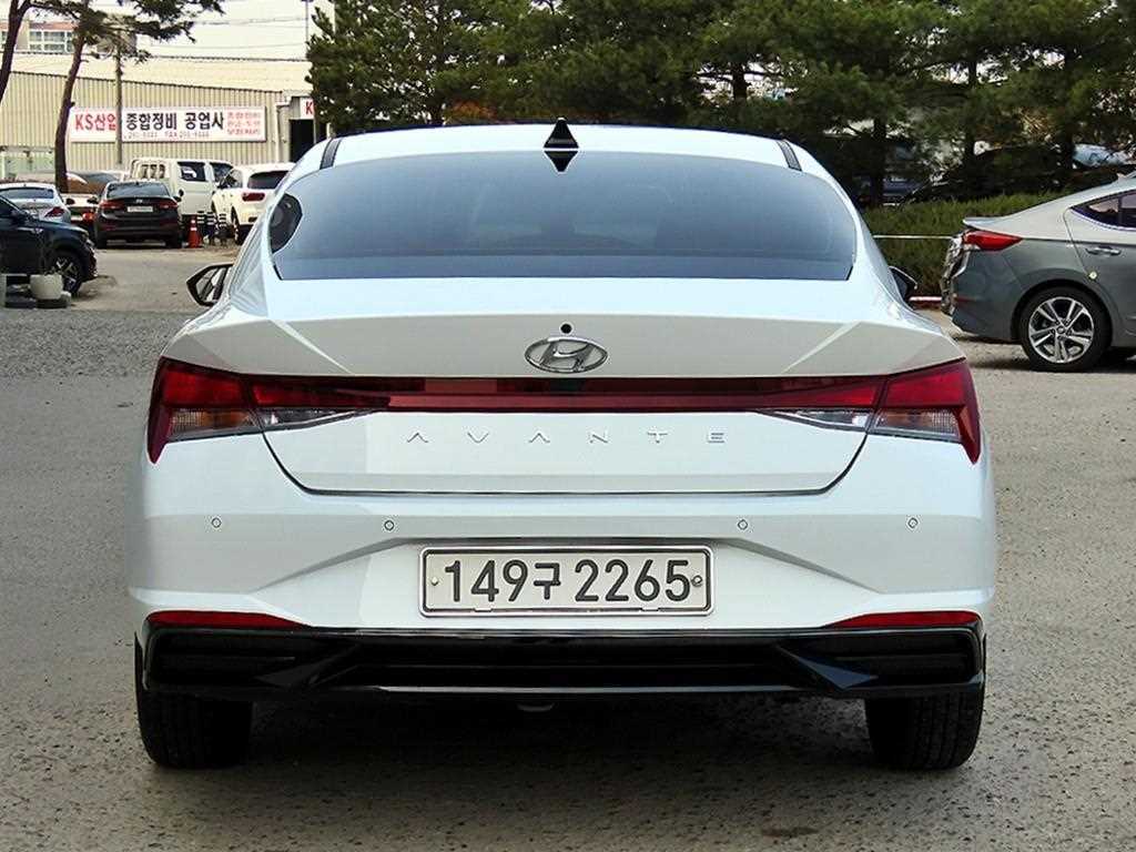 HYUNDAI Avante - Vista 4
