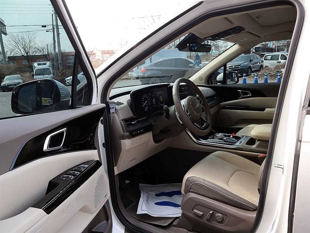 KIA Carnival - Vista 6