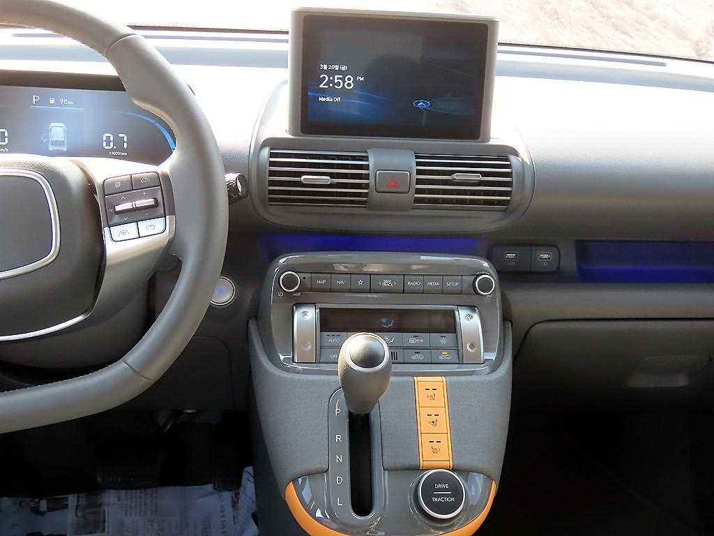 HYUNDAI Casper - Vista 10