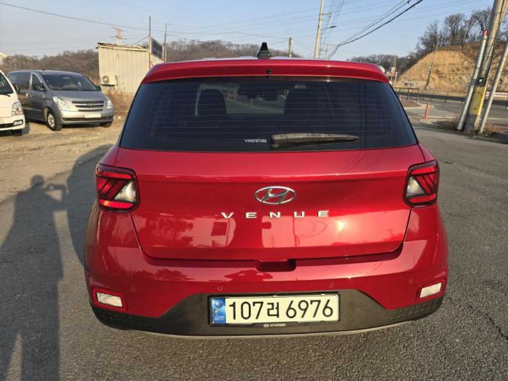 HYUNDAI Venue - Vista 5