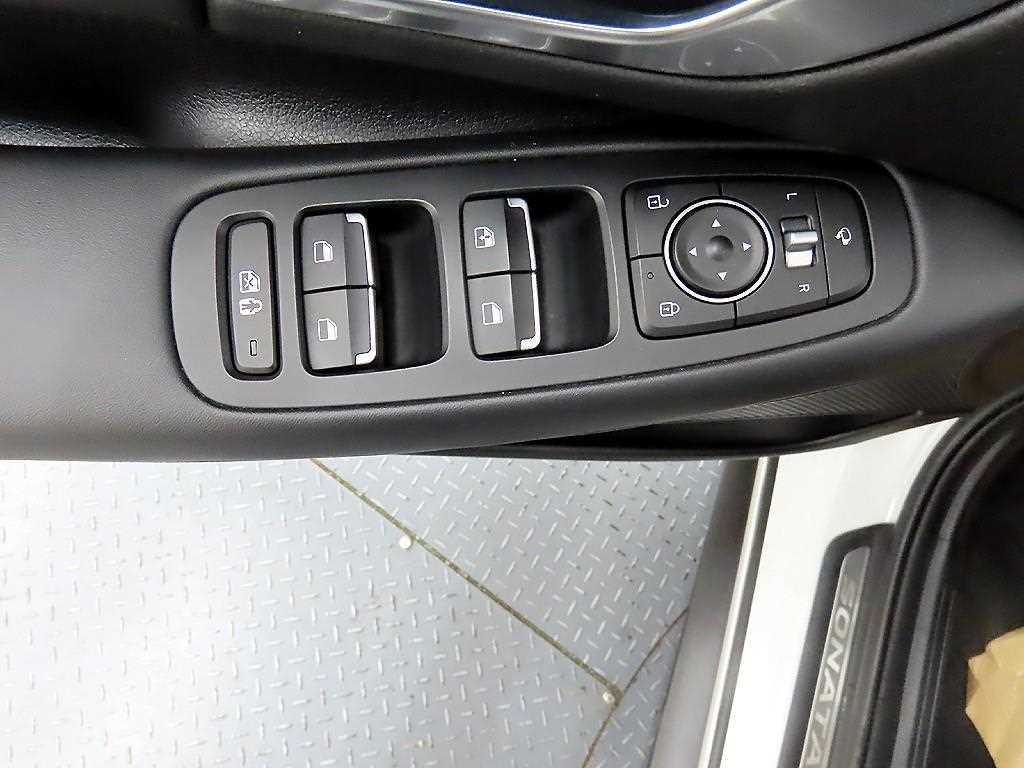 HYUNDAI Sonata - Vista 11