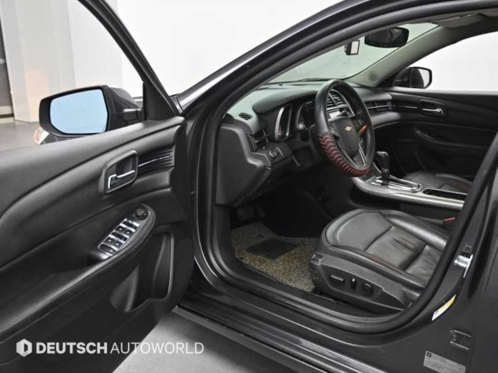 Chevrolet Malibu - Vista 11