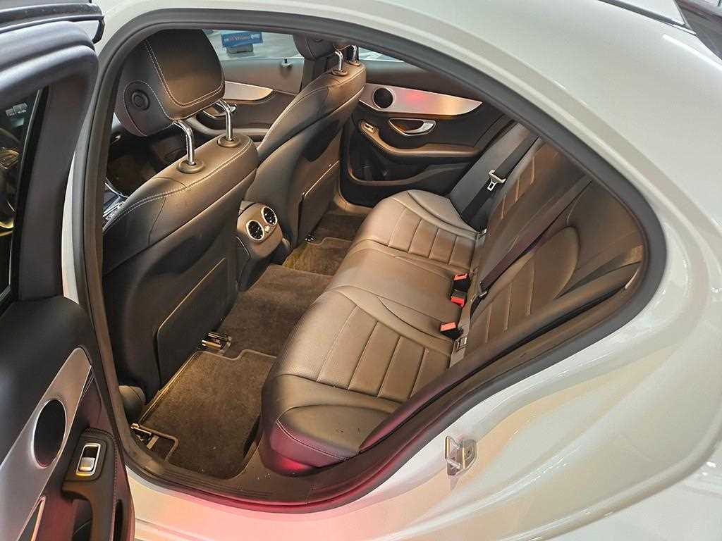 Mercedes Benz C Class - Vista 7