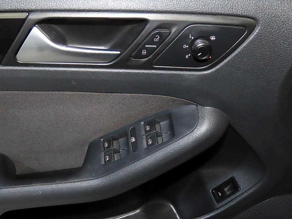 Volkswagen Jetta 2014 Azul - Importación desde Corea - HF Imports Iquique - Foto 14