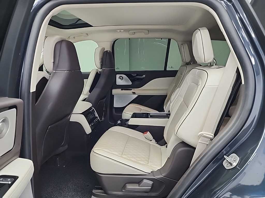 Lincoln Aviator - Vista 12