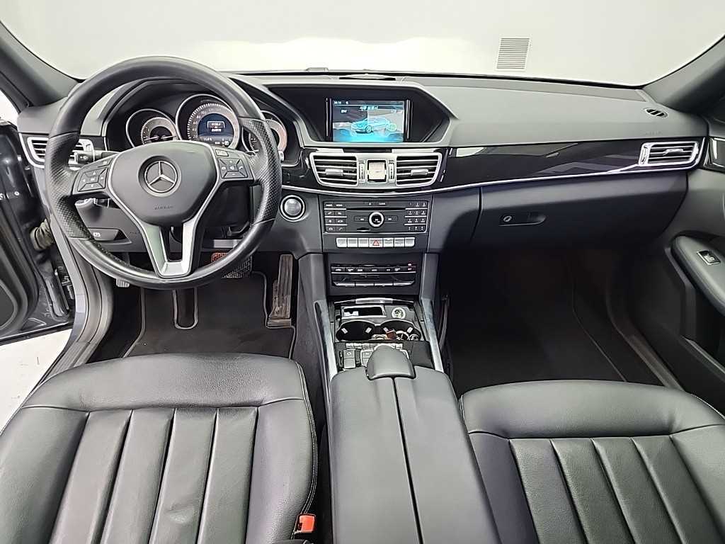 Mercedes Benz E class - Vista 7