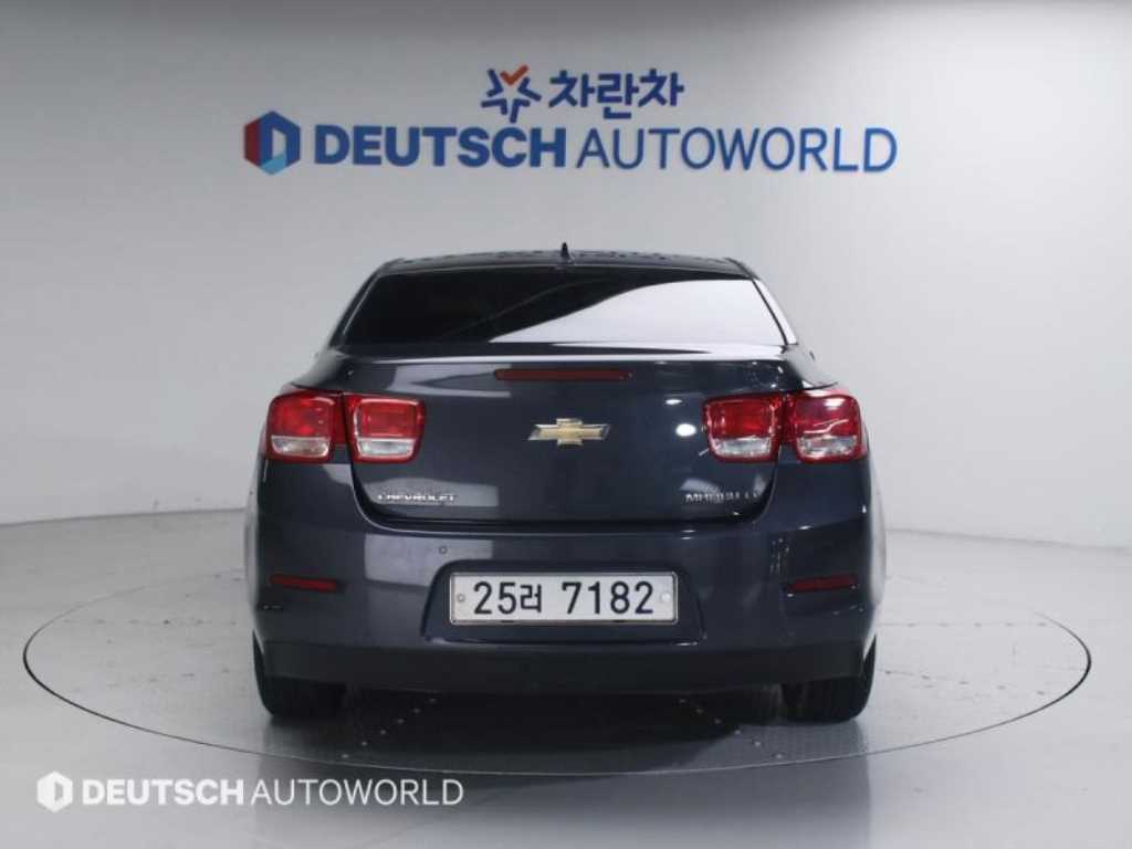 Chevrolet Malibu - Vista 4