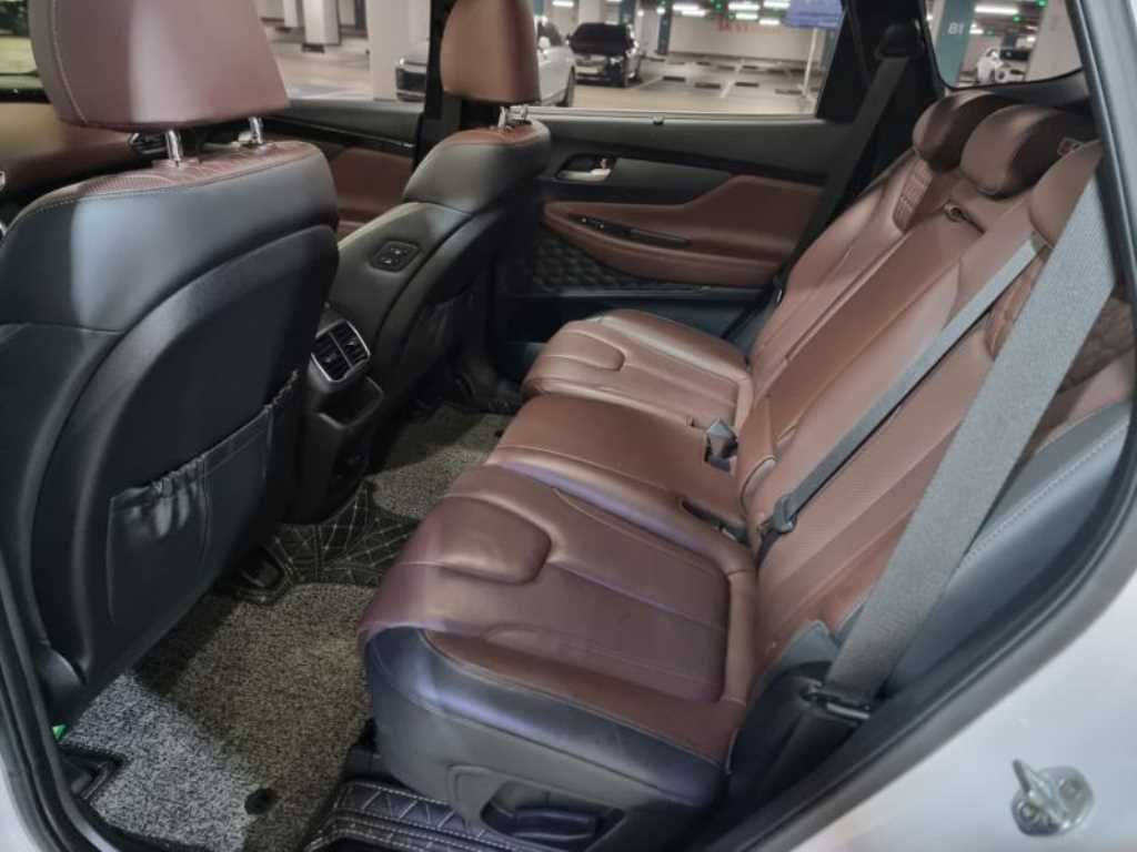 HYUNDAI Santa Fe - Vista 7