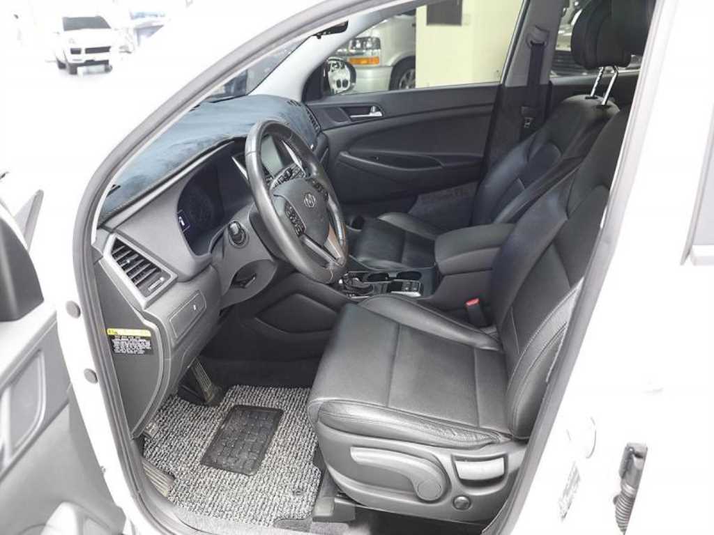 HYUNDAI Tucson - Vista 8