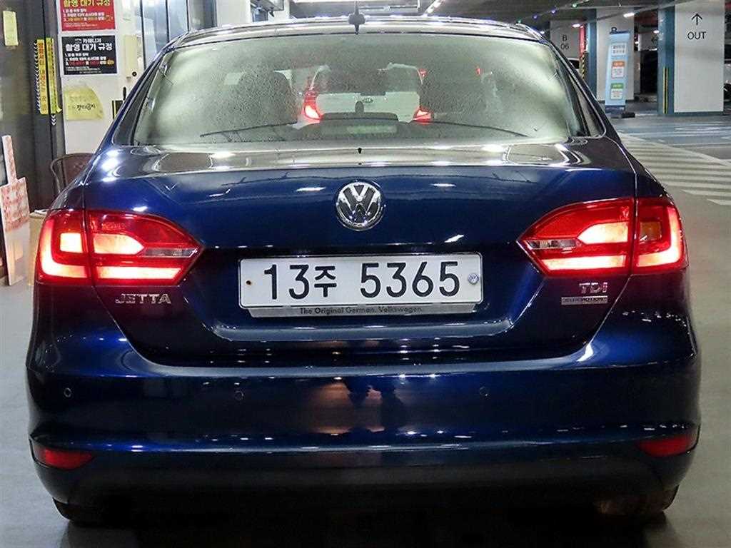 Volkswagen Jetta - Vista 5