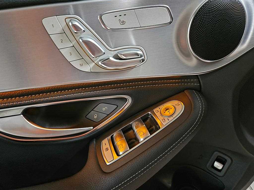 Mercedes Benz C Class - Vista 12