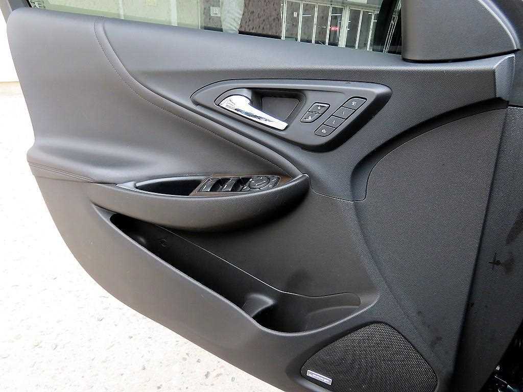 Chevrolet Malibu - Vista 11