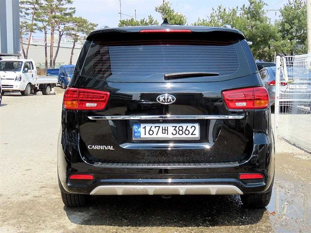 KIA Carnival - Vista 4
