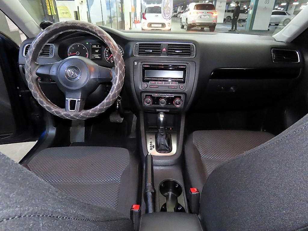 Volkswagen Jetta - Vista 10