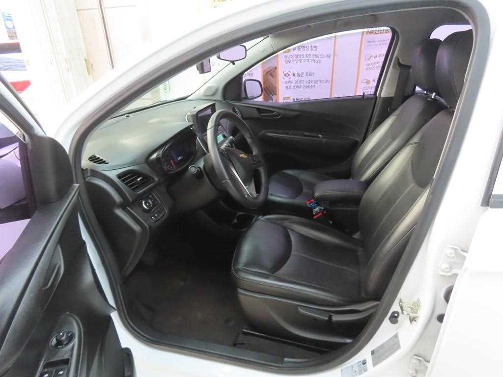 Chevrolet Spark - Vista 5