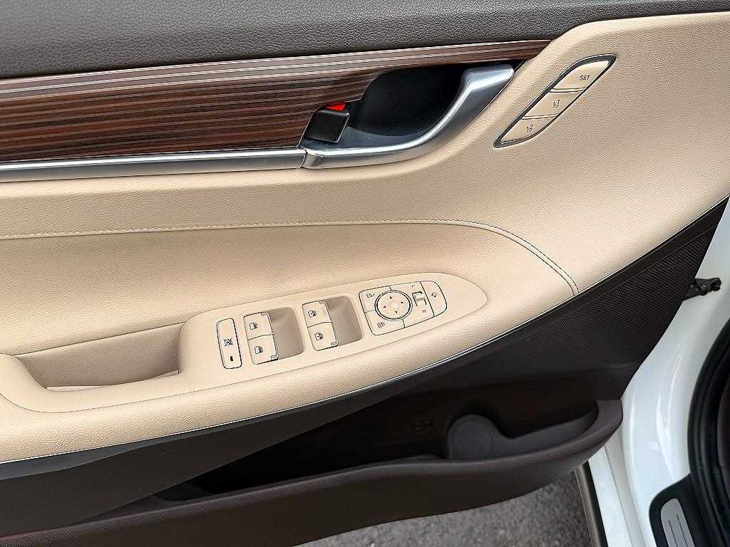 HYUNDAI Grandeur - Vista 12