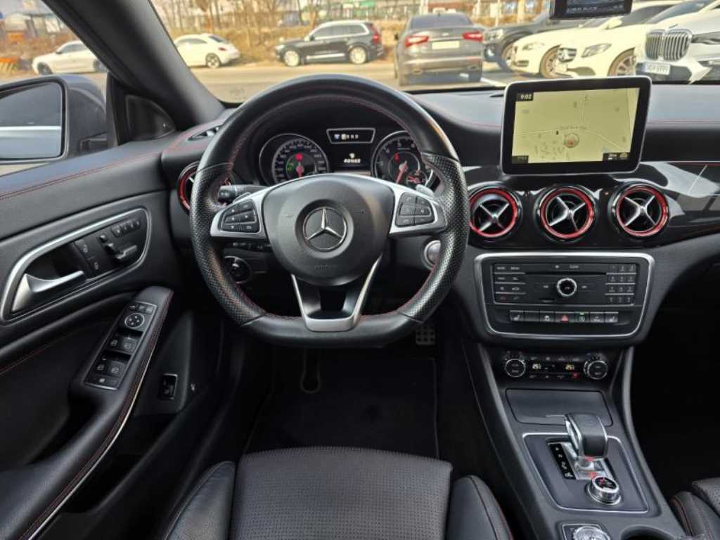 Mercedes Benz CLA Class - Vista 11