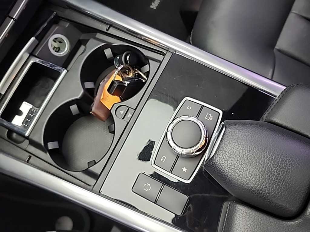 Mercedes Benz E class - Vista 8