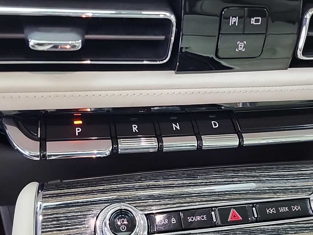 Lincoln Aviator - Vista 8