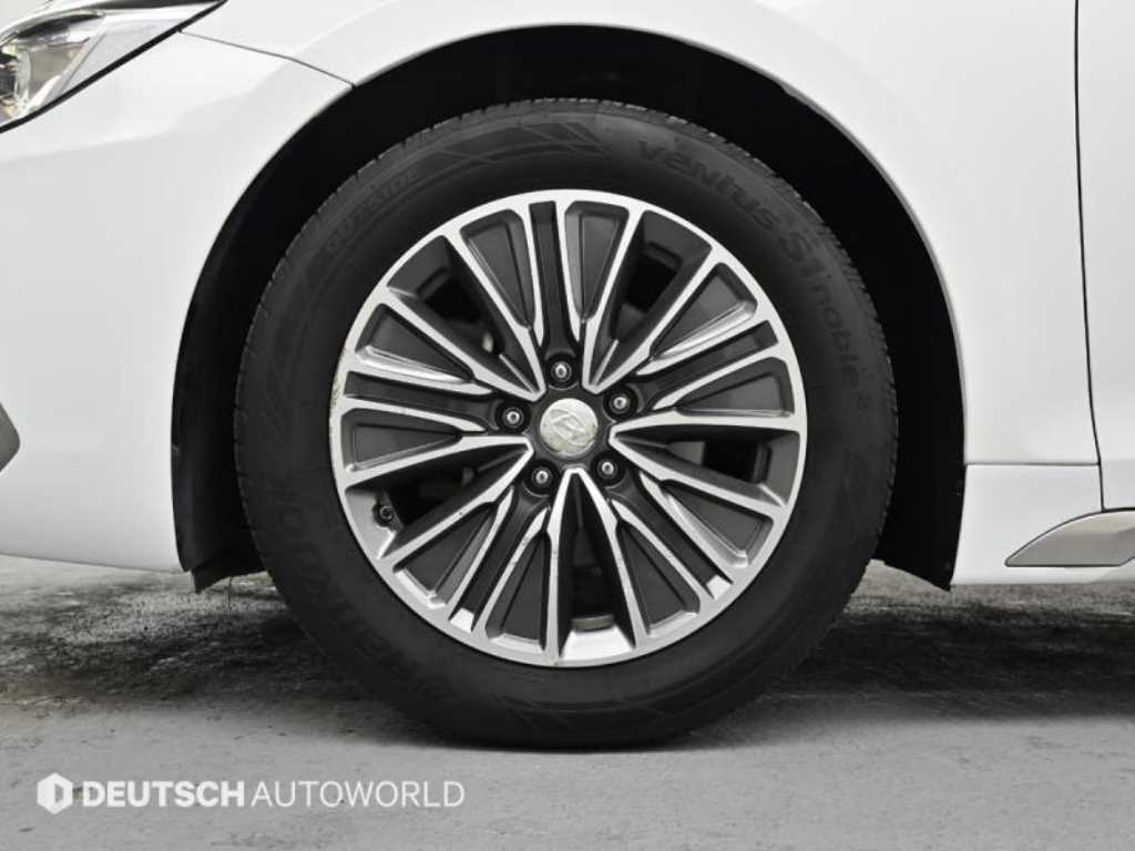 HYUNDAI Grandeur - Vista 5