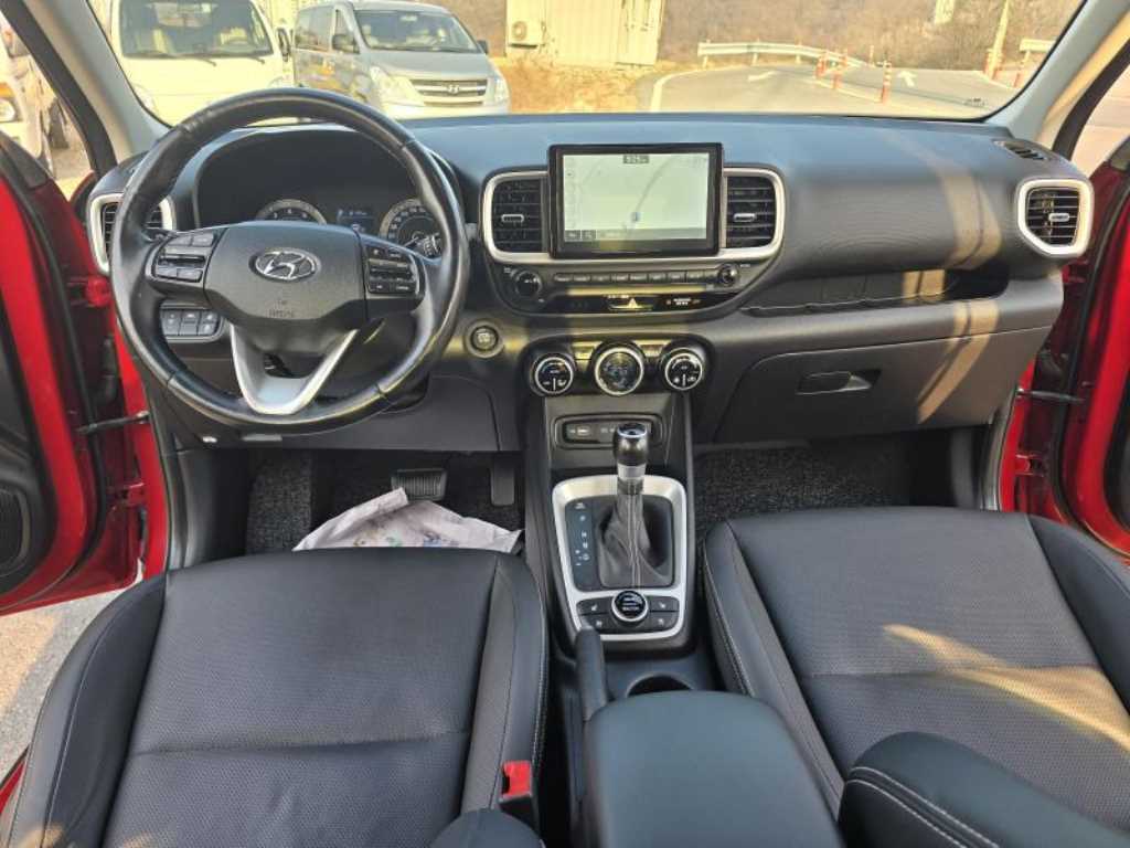 HYUNDAI Venue - Vista 10