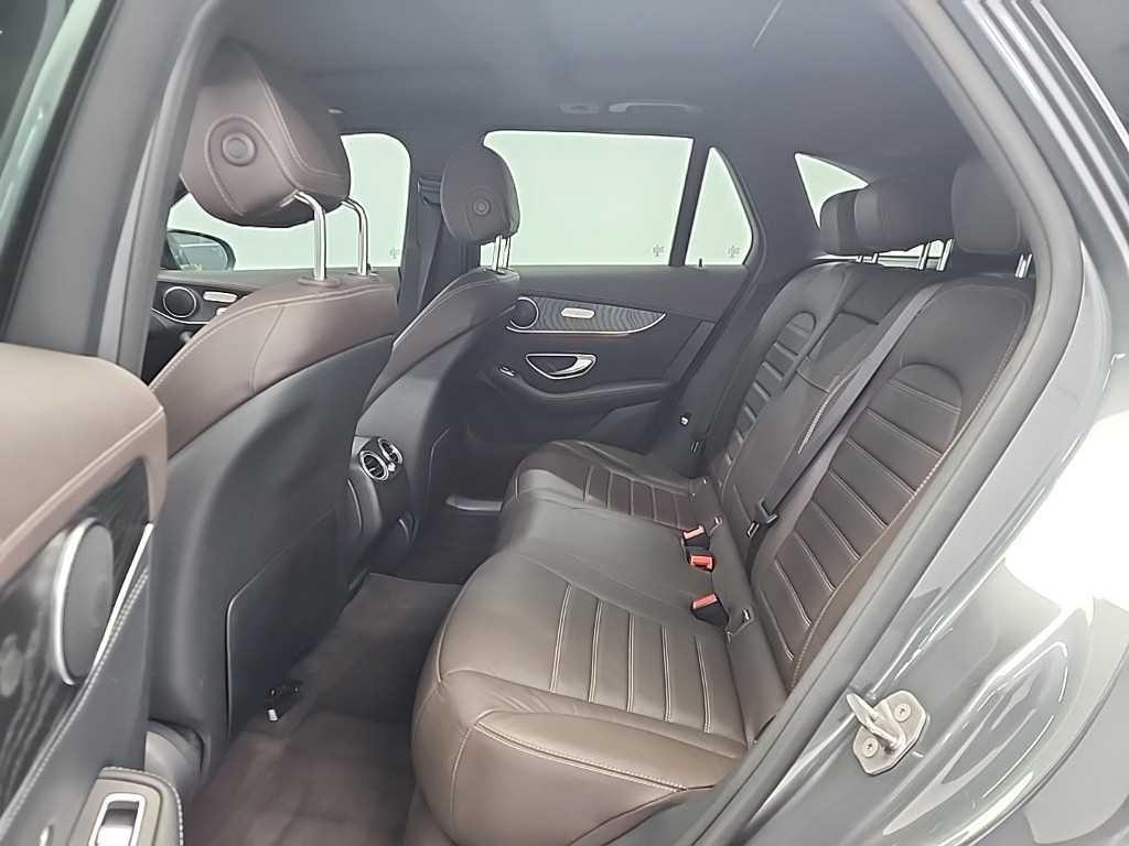 Mercedes Benz GLC Class - Vista 12