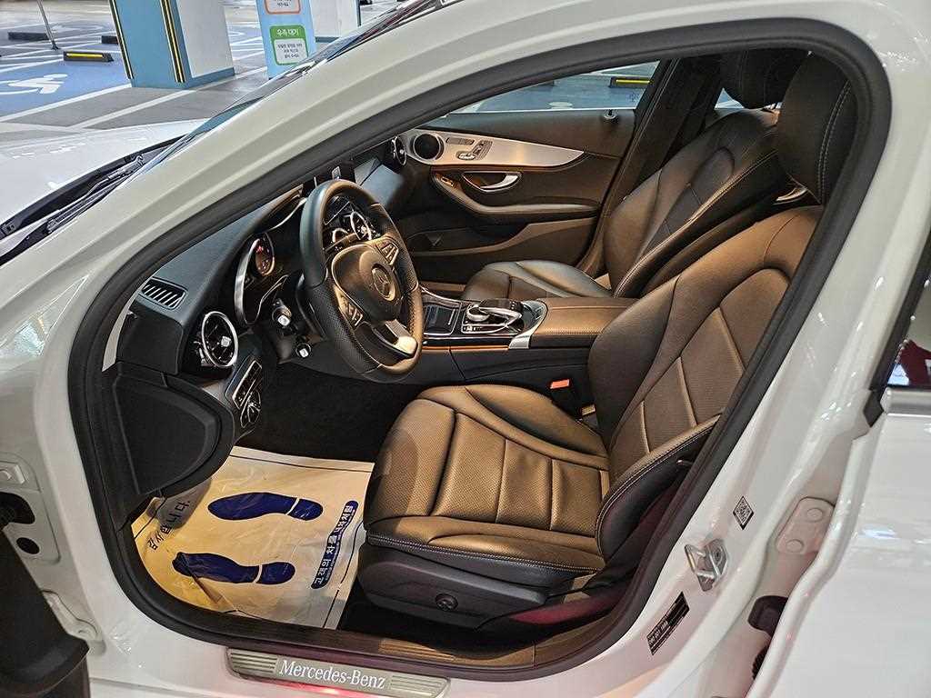 Mercedes Benz C Class - Vista 6